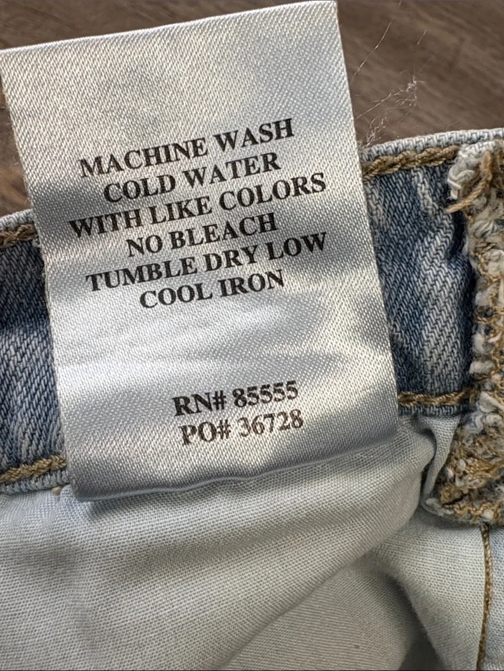 DAZE Tough Love High Rise Distressed Denim Shorts Light Wash Size 26